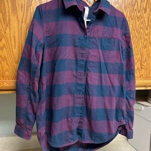 Women’s Lululemon size 8 blue and purple checkered flannel shirt light weight